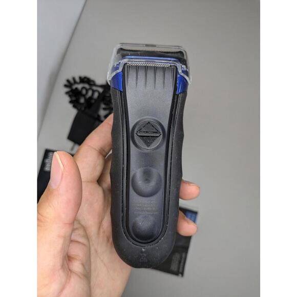 Braun 360 Series 3 Black/Silver Men's Foil Head Rechargeable Electric Shaver - Picture 4 of 7